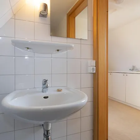 Апартаменты Haus Roseneck App.4 *