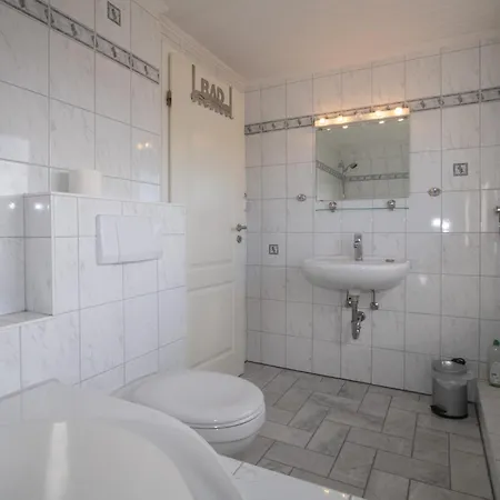 Haus Roseneck App.4 Хёрнум