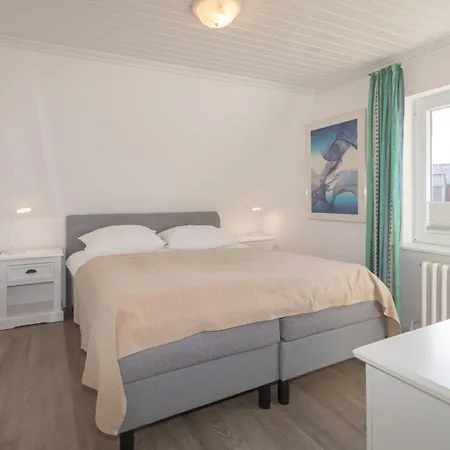 Haus Roseneck App.4 Хёрнум